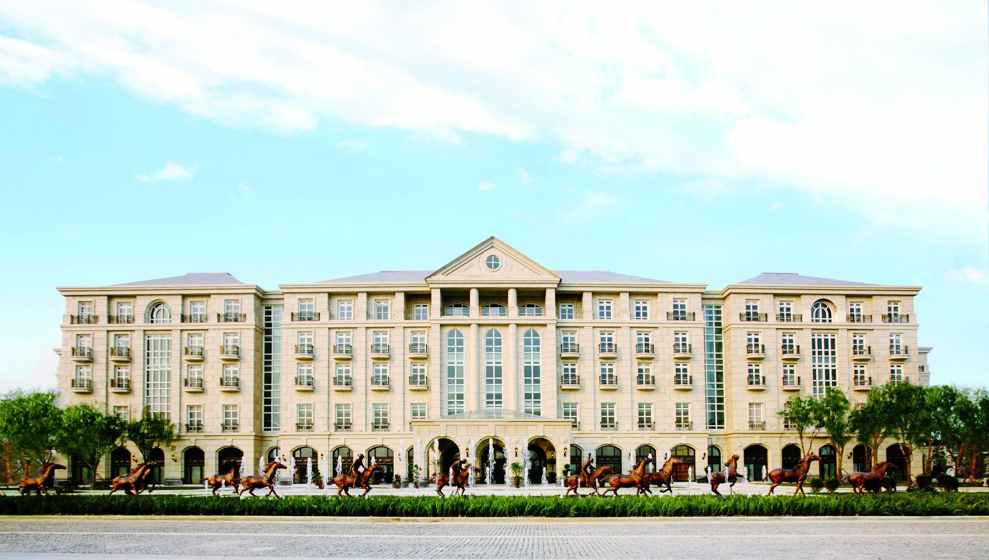 Tianjin Goldin Metropolitan Polo Club Hotel Xiqing Extérieur photo
